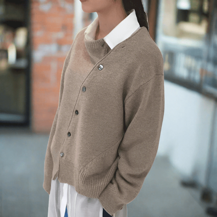 Donna Cardigan – The Timeless Layering Essential