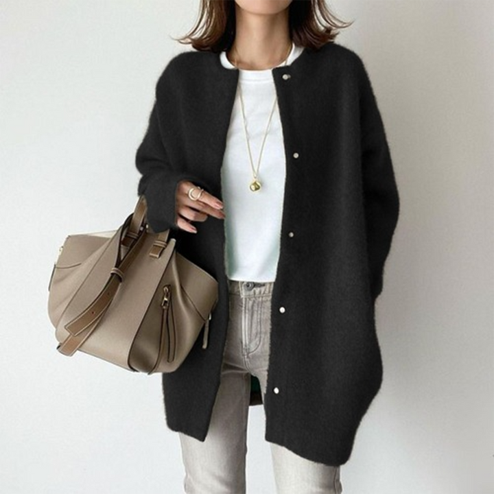 Kim Cardigan – Luxury and Sophistication.