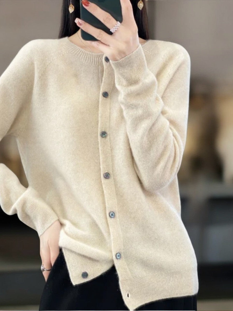 Merina Wool Cardigan – Cozy Elegance for Every Occasion