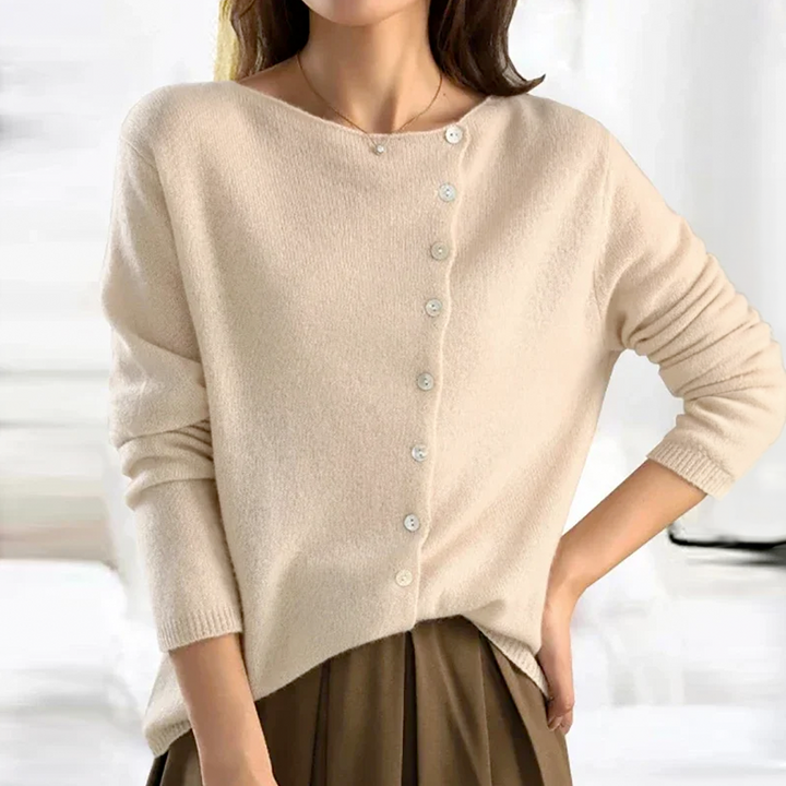 Haga – Elegant Sweater that Blends Style and Luxury